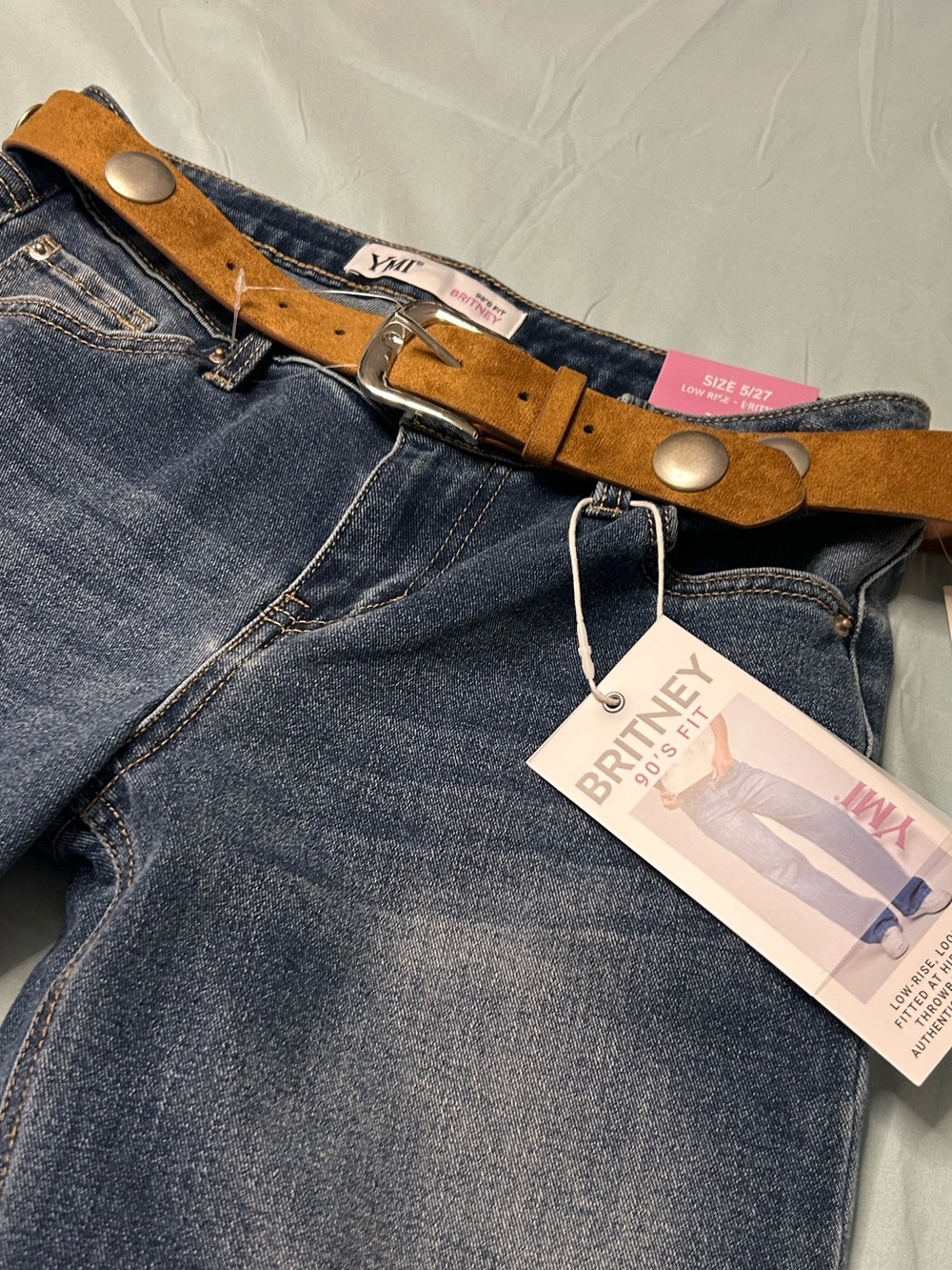 YMI Britney High-Rise Women’s Jeans in Medium Blue with Tan Belt